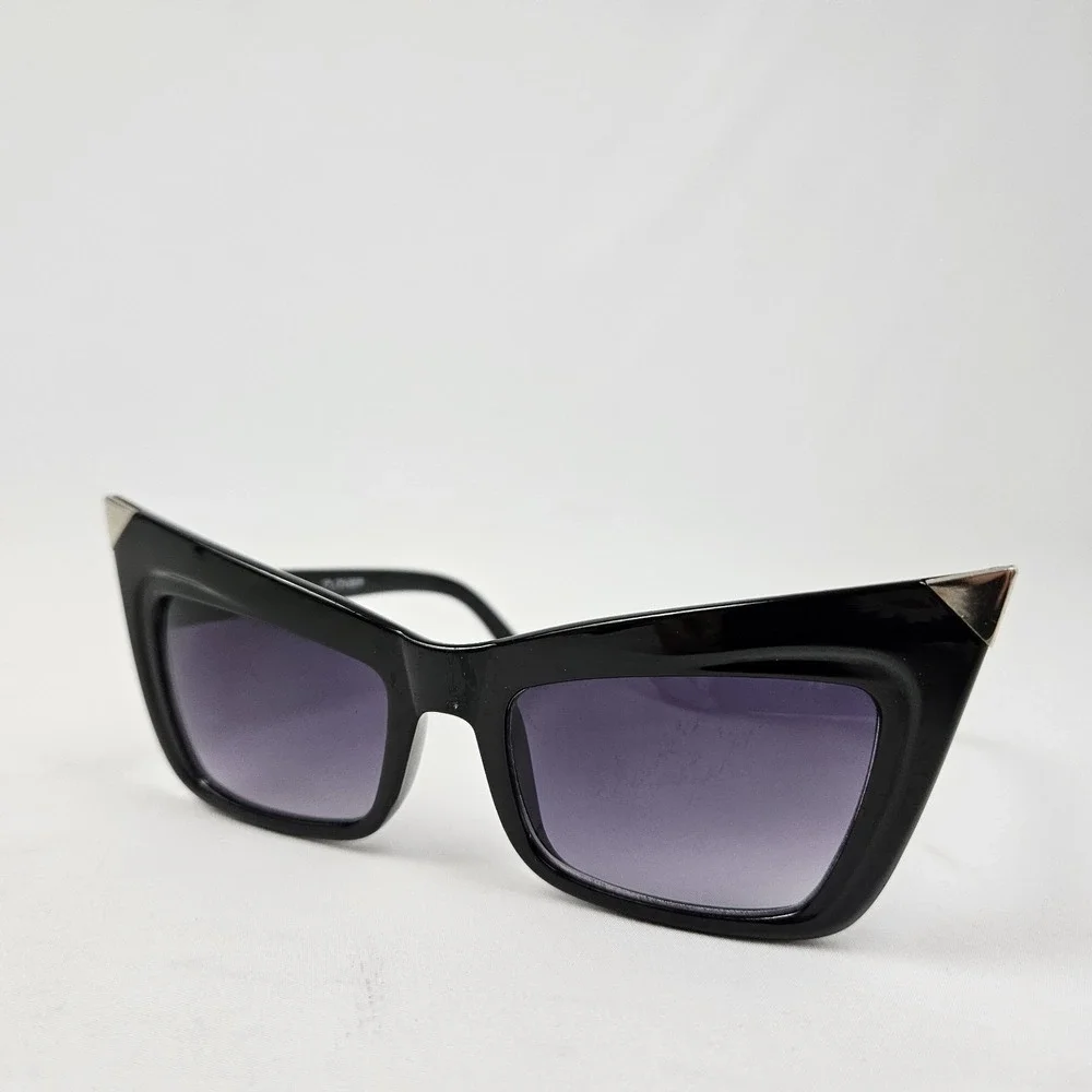 Vintage Clover Sunglasses Cat Eye Retro Pointy Black Silver MCM 1990's
